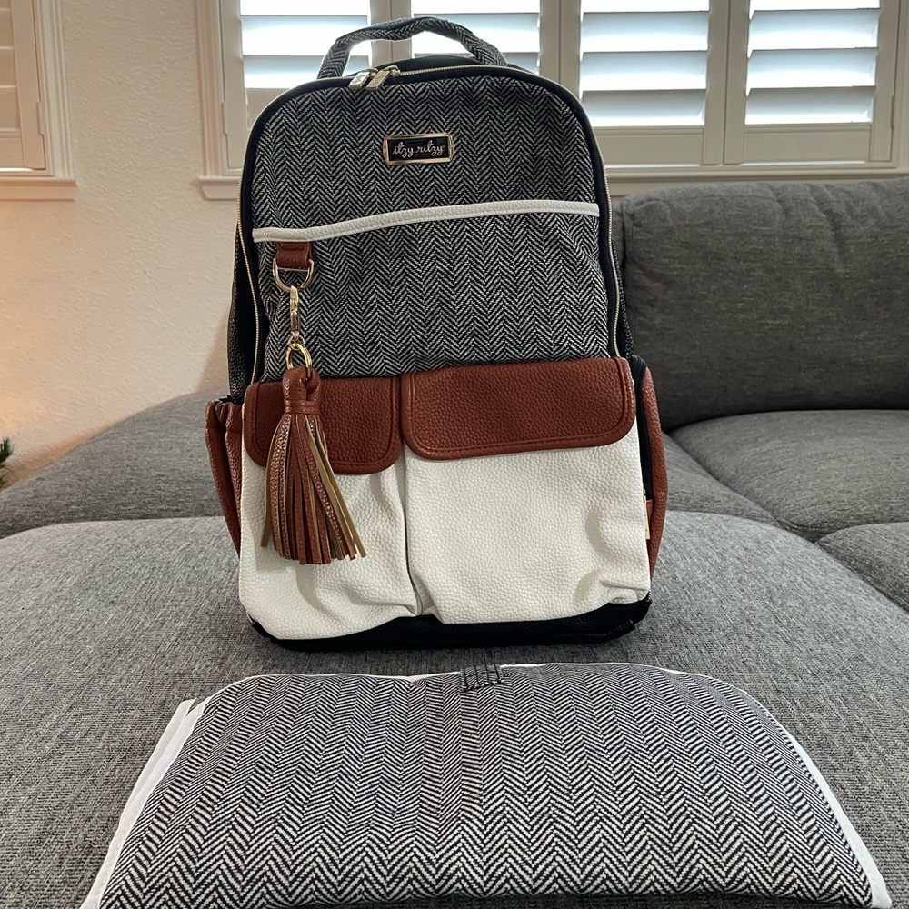 Itzy ritzy diaper backpack